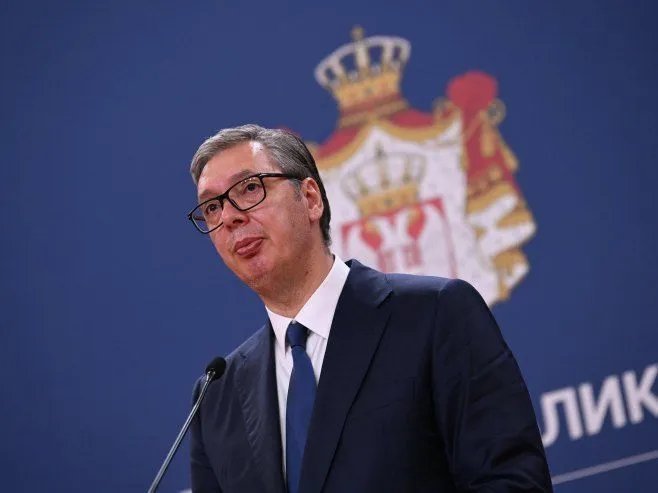 Vučić predao dužnost Ani Brnabić, pokrenuta procedura izbora predsjednika