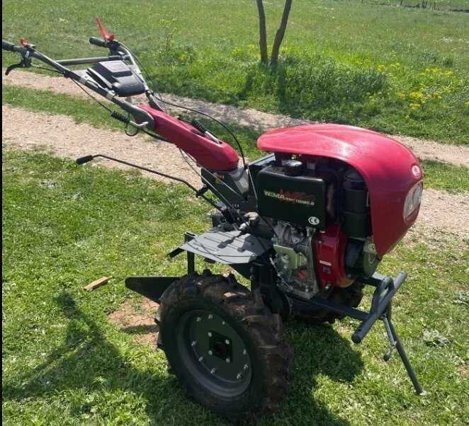 Muškarac preminuo u Domu zdravlja nakon pada sa motokultivatora