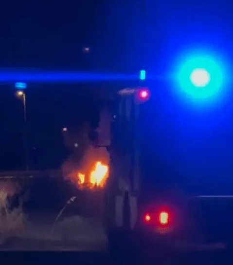 Izgorio automobil u blizini deponije, jedna osoba izgubila život