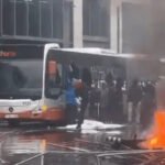 Maskirane grupe napale policiju tokom protesta u centru Brisela, došlo do nereda
