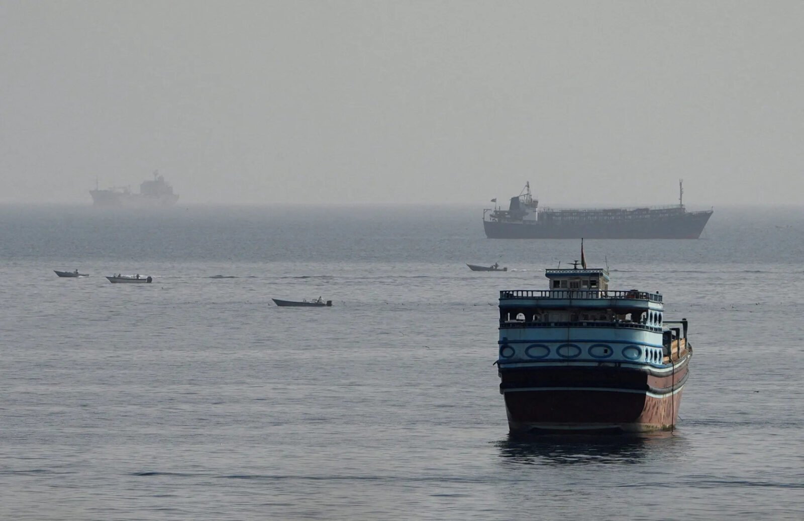 Neidentifikovani projektil pogodio tanker u Hormuškom moreuzu, počela istraga