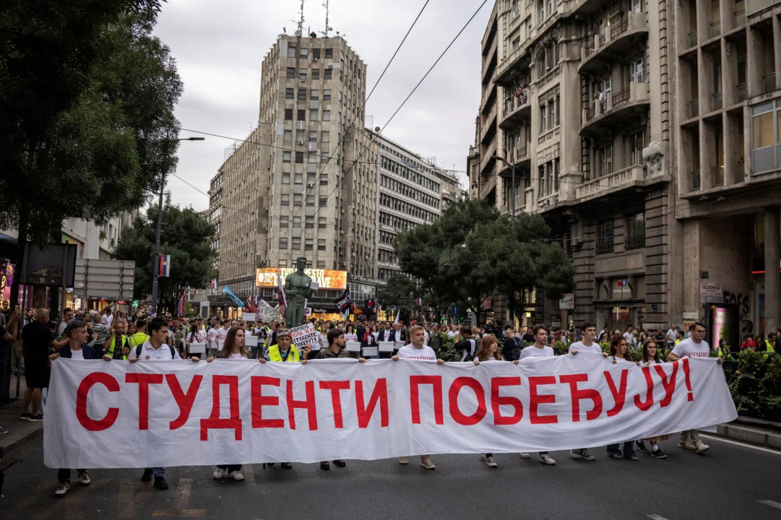 Studenti u Beogradu protestovali tražeći smjenu Vučića nakon dugog pješačenja