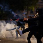 Vodeni topovi na ulicama Tirane, Rama nudi policajcima po 2.500 eura