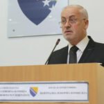 Arnautović predlaže obavezno glasanje i uvođenje prava glasa od 16. godine