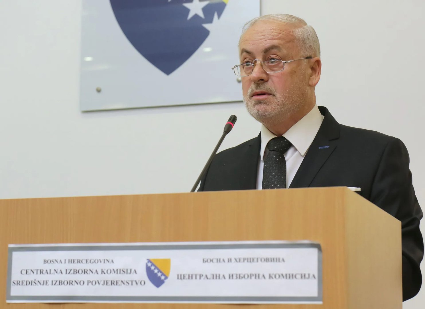 Arnautović predlaže obavezno glasanje i uvođenje prava glasa od 16. godine