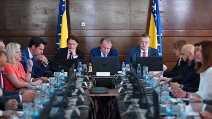 Građani će snositi posljedice odlaska vlasti koja ostavlja "spaljenu ekonomiju"