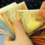 Euro pao ispod 1,12 dolara, najniži nivo od maja 2025.