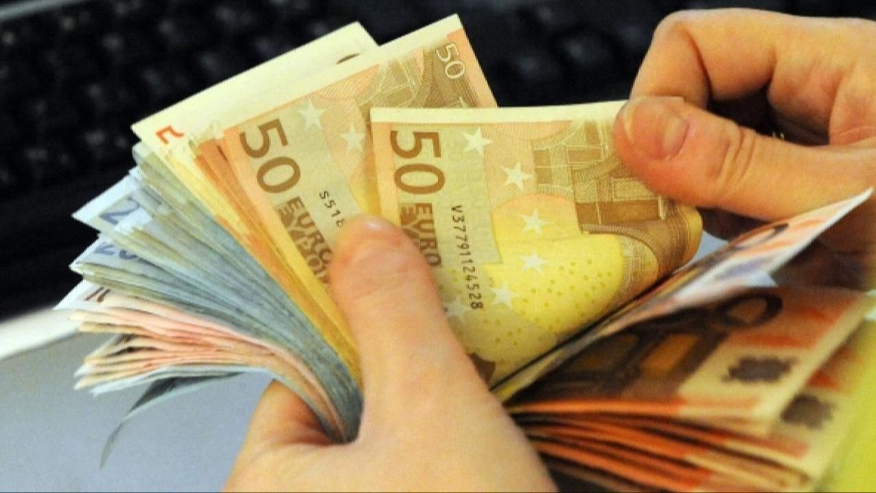 Euro pao ispod 1,12 dolara, najniži nivo od maja 2025.