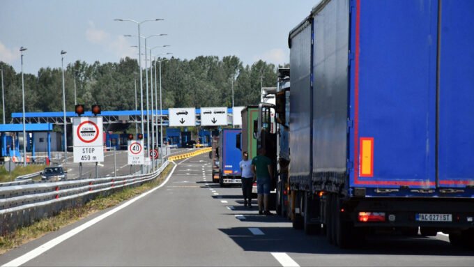 Vozači napuštaju posao, a prijevoznici traže rješenja za transport bh. izvoza