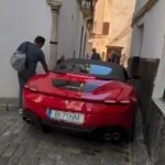 Kupio Ferrari za skoro 300.000 eura, ali se suočio s uskom ulicom u Sevilli