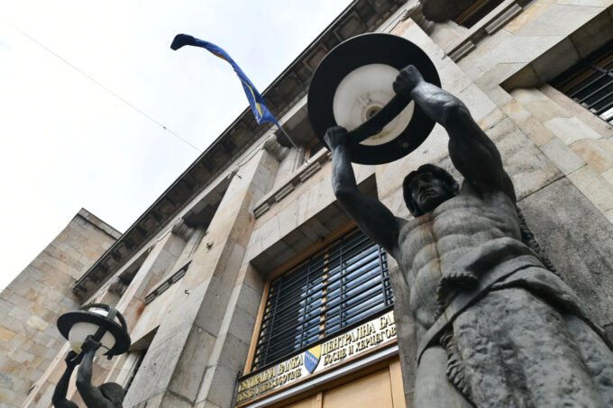 Dodik i Čović dobili oštar odgovor: Ostavite Centralnu banku BiH na miru