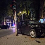 Teška saobraćajna nesreća u Mostaru, Opel završio na trotoaru od siline udara