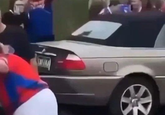 BMW udario u grupu navijača, djevojčica (5) u kritičnom stanju