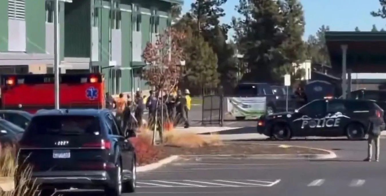 Opsadno stanje u osnovnoj školi u Oregonu, policija osigurala mjesto događaja