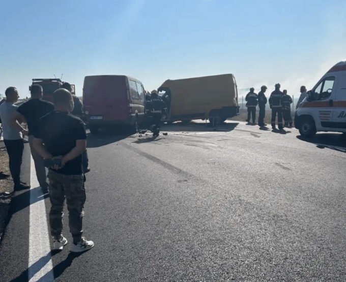 U sudaru na autoputu kod Beograda učestvovalo 14 vozila, više povrijeđenih