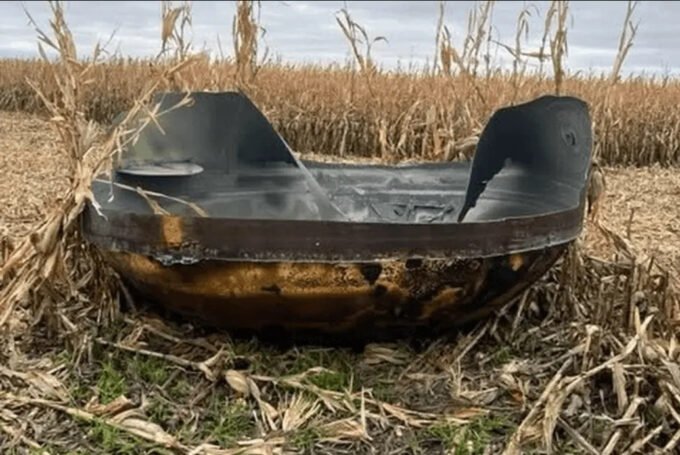 Farmeri pronašli misteriozni objekat u polju kukuruza, uključene službe u istragu