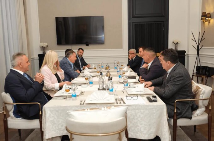 Dodik održao sastanak sa koalicionim partnerima na entitetskom nivou
