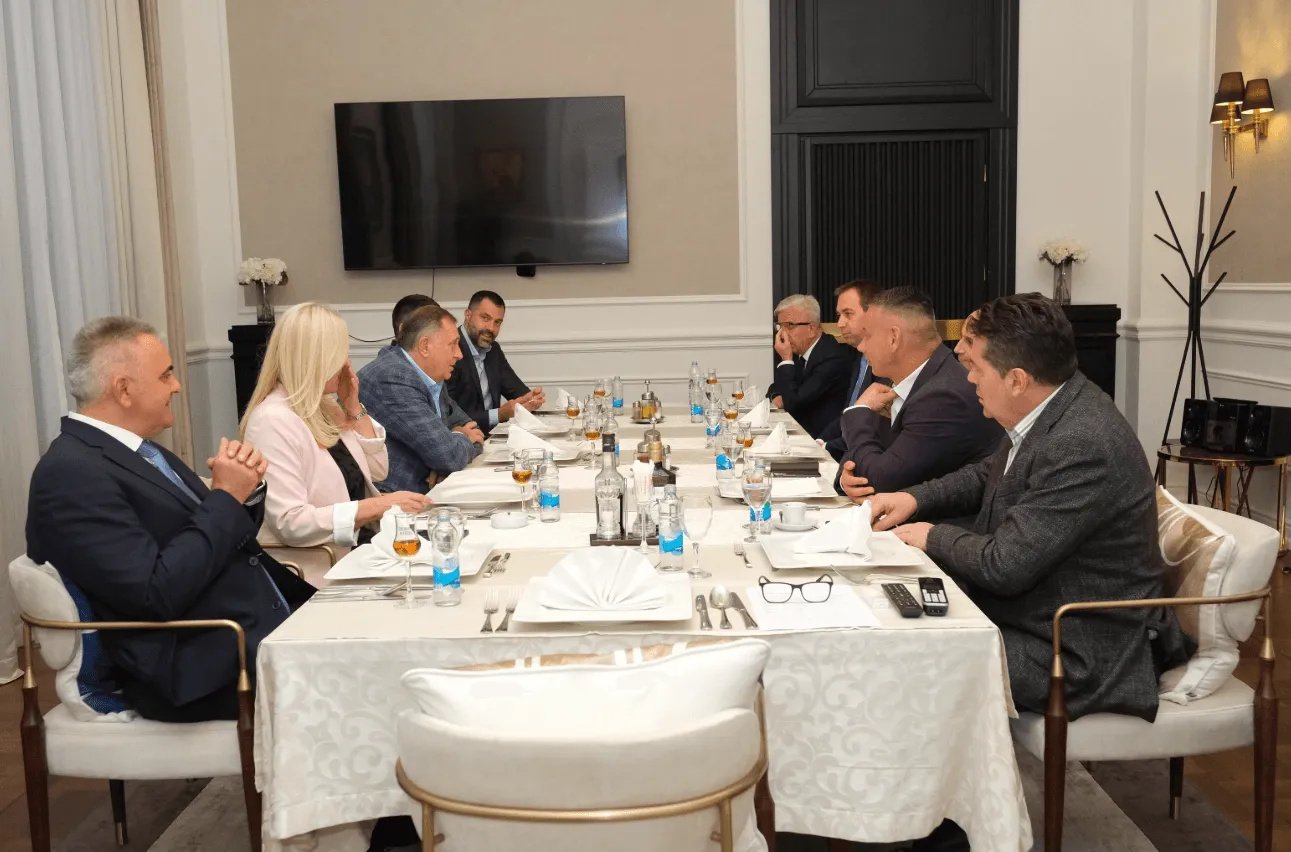 Dodik održao sastanak sa koalicionim partnerima na entitetskom nivou