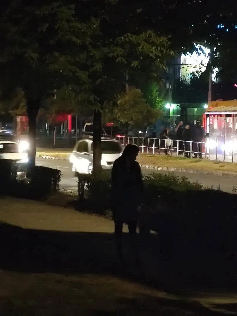 Tuča više osoba u tramvaju u Čengić Vili, policija na terenu