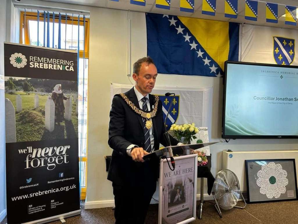 Derbi odao počast žrtvama genocida u Srebrenici