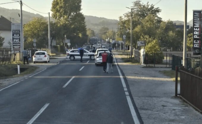 Obustavljen saobraćaj na M