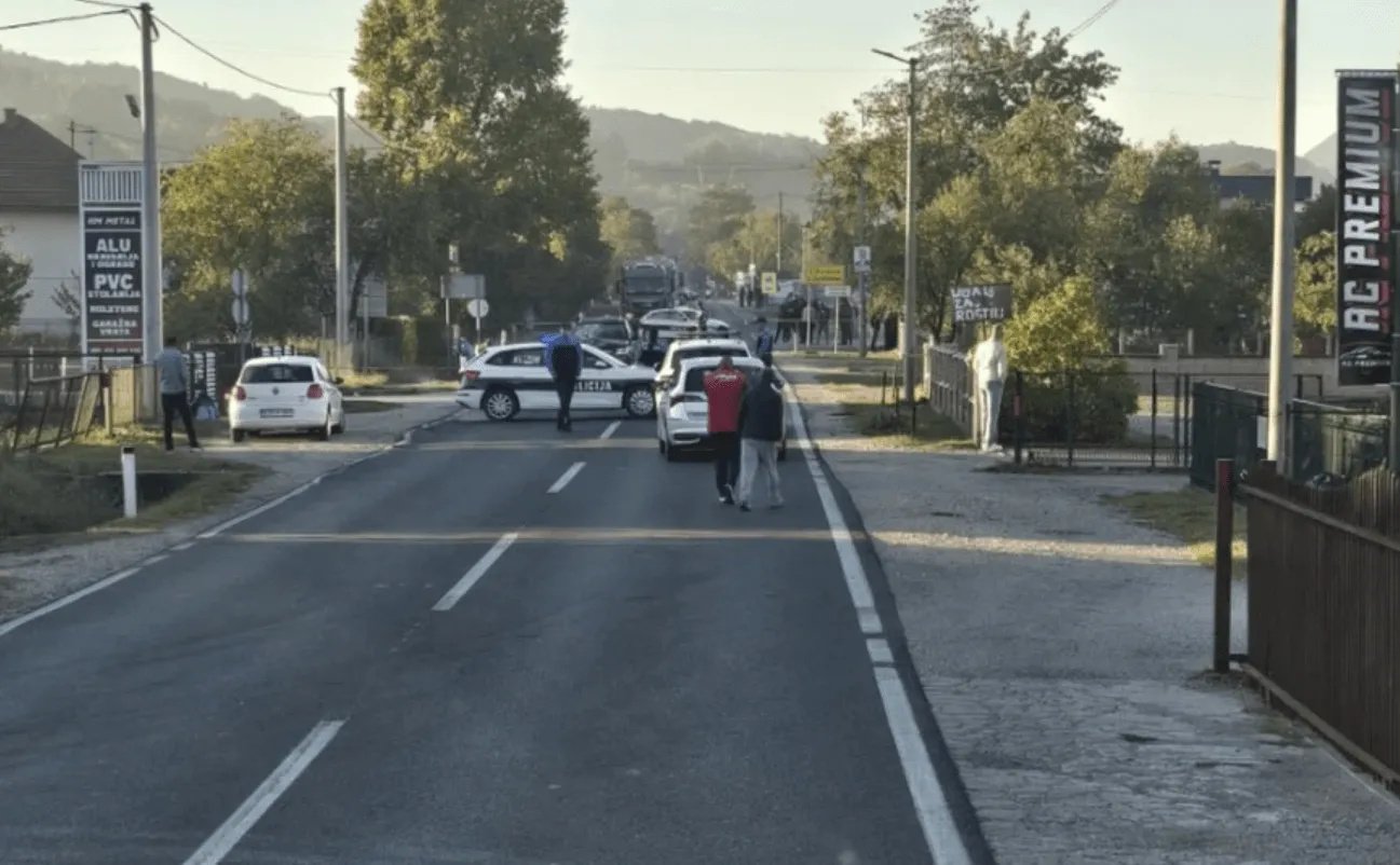 Obustavljen saobraćaj na M