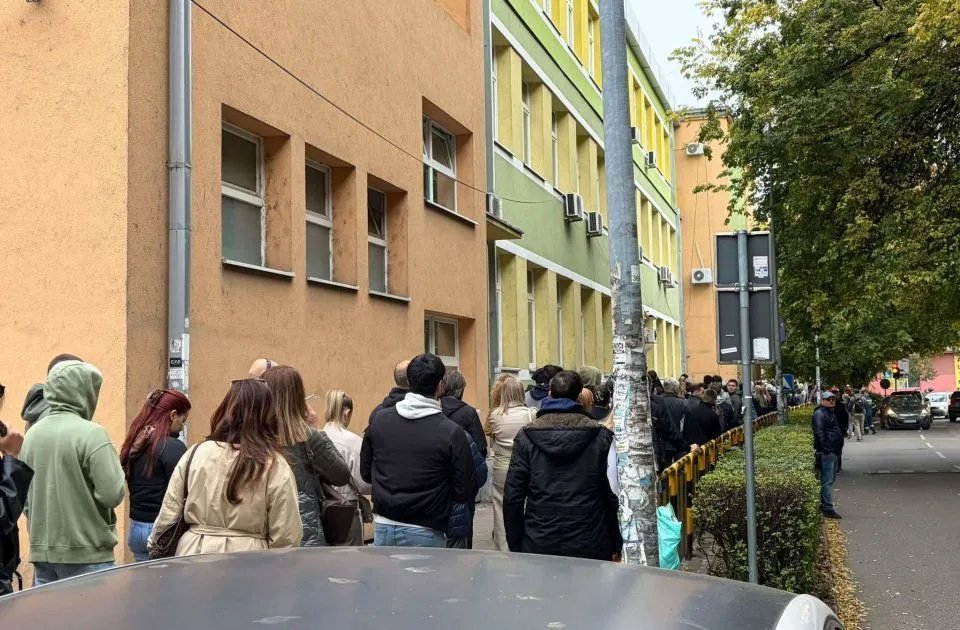 Na izborima u Srbiji do 14 sati glasalo 46,53 posto birača prema podacima RIK