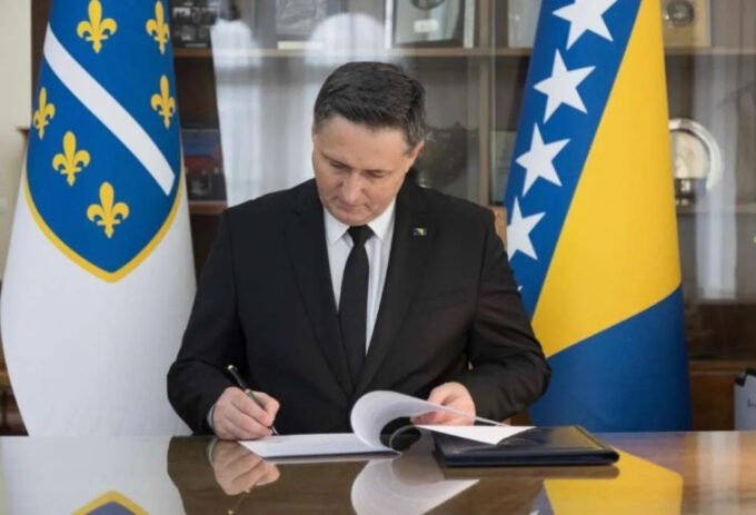 Bećirović čestitao efendiji Grabusu na izboru za reisa i iznio svoja očekivanja
