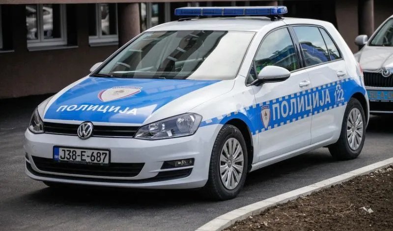 Strahovit sudar motocikla i automobila na putu u BiH, povrijeđen maloljetnik