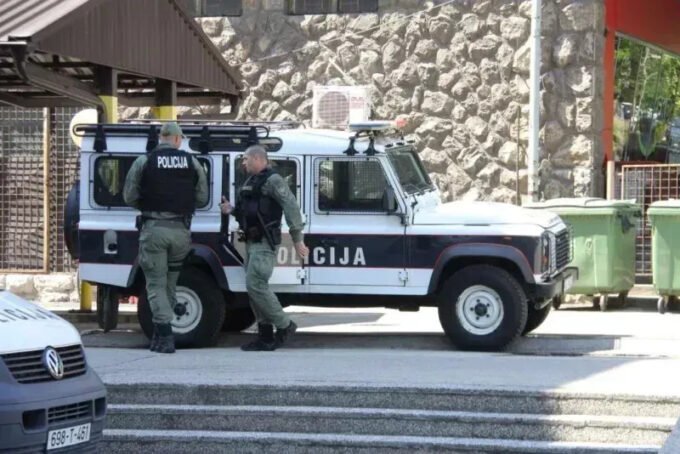 Nasilnici sa sjekirom upali u kuću u BiH i napali mladića letvom