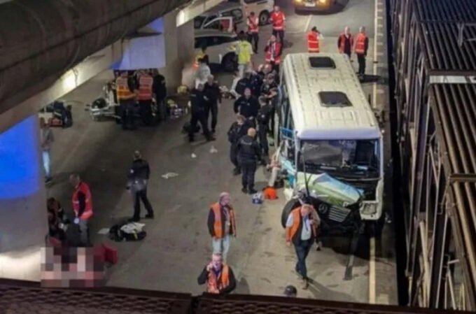 Sudar voza i autobusa u Francuskoj rezultirao sa najmanje 19 povrijeđenih osoba