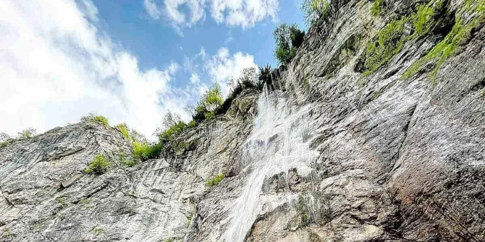 Raspisan tender za sanaciju makadamskog puta prema Skakavcu, omiljenom izletištu Sarajlija