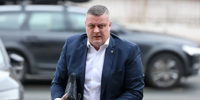 Vrhovni sud FBiH odredio mjere zabrane Vojinu Mijatoviću na ministarskoj dužnosti