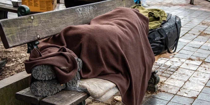 Beskućnici u BiH predstavljaju pravni apsurd: smatrani su "licima neprihvatljivog ponašanja"