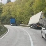 Saobraćajna nesreća na putu Kladanj