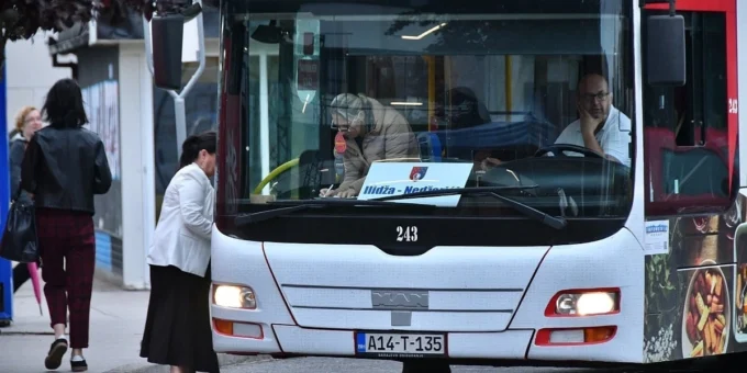 Sutra će biti potpuno obustavljen saobraćaj u Rajlovačkoj cesti, a linije 23a i 71 mijenjaju trasu
