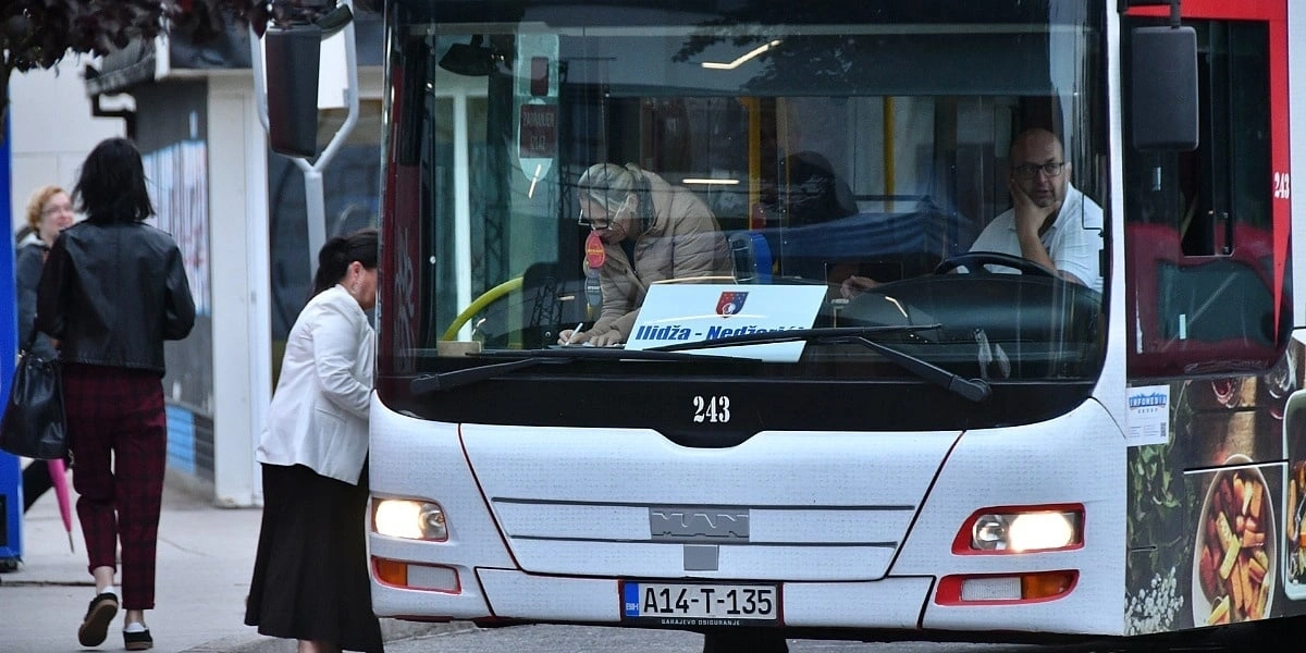 Sutra će biti potpuno obustavljen saobraćaj u Rajlovačkoj cesti, a linije 23a i 71 mijenjaju trasu