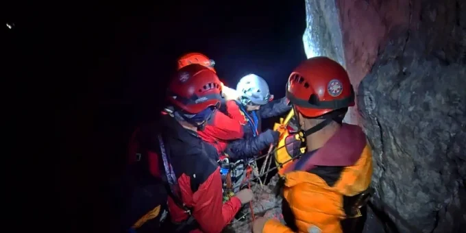 Spasioci izvukli dvije osobe zaglavljene na ferati na Trebeviću