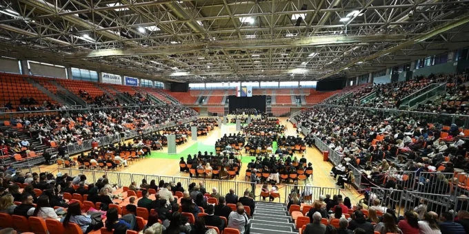Univerzitet u Zenici promovirao 362 diplomanta i 56 magistara struke