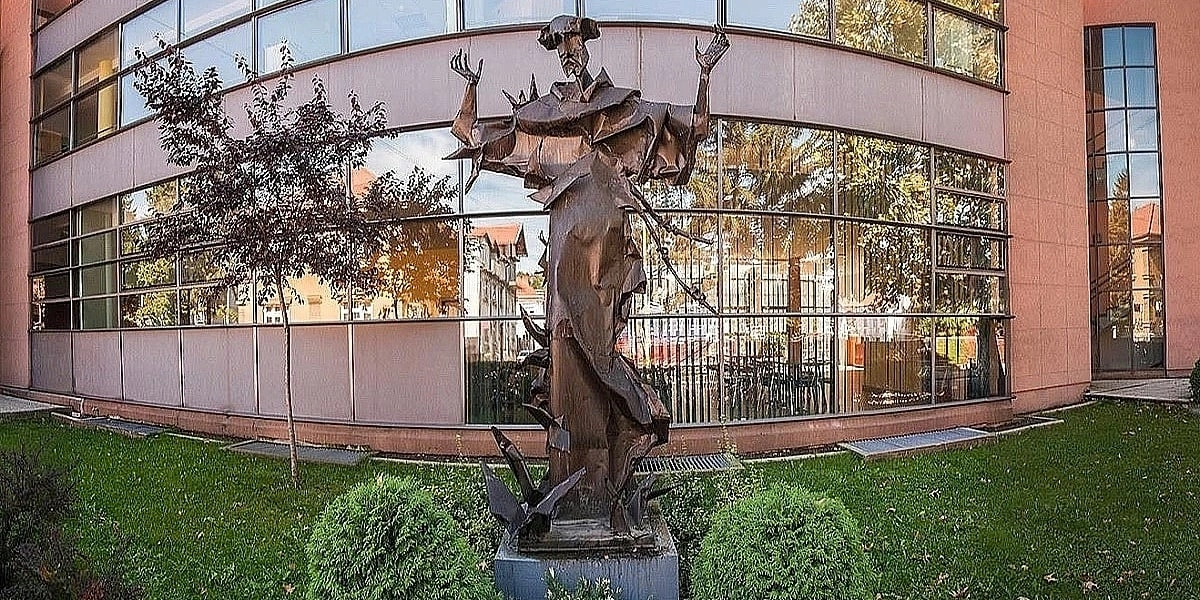 Vijeće roditelja OŠ "Sveti Franjo" u Tuzli podržalo učiteljicu i upravu te traži zaštitu prava djece