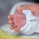 Brojne porodilje u Federaciji BiH primile duple uplate jednokratne naknade zbog tehničke greške