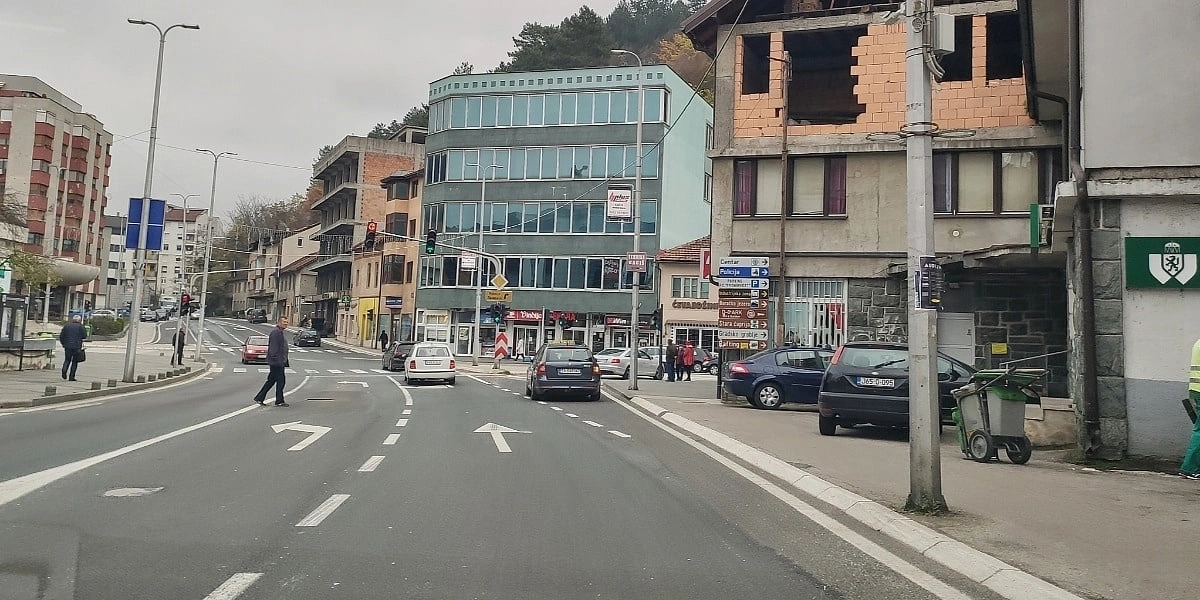 Biciklista iz Finske zadobio teške povrede u saobraćajnoj nesreći kod Konjica
