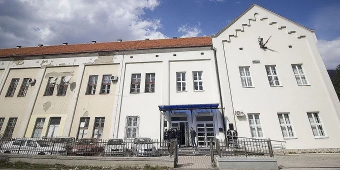 Traži se pritvor za mladića zbog smrti maloljetnika koji je pao s BMW