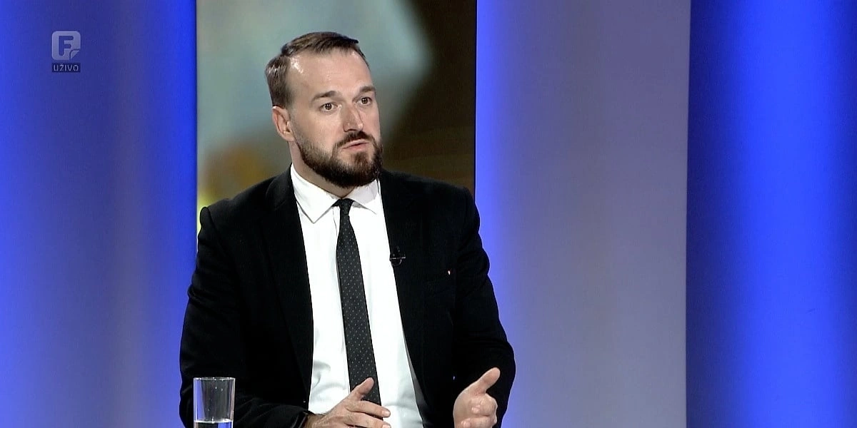 Čavalić ističe da je formiranje vlasti fascinantno te da je Centralna banka crvena linija