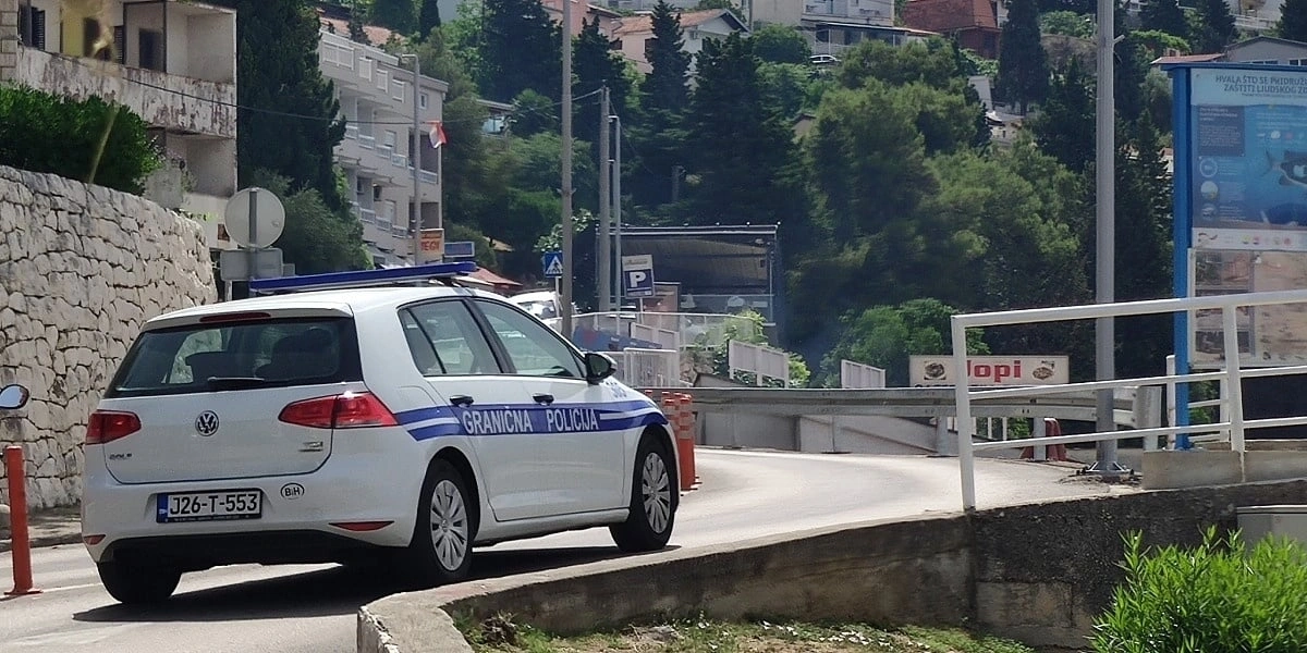 Policija u Neumu zaplijenila drogu koju je muškarac dobrovoljno predao