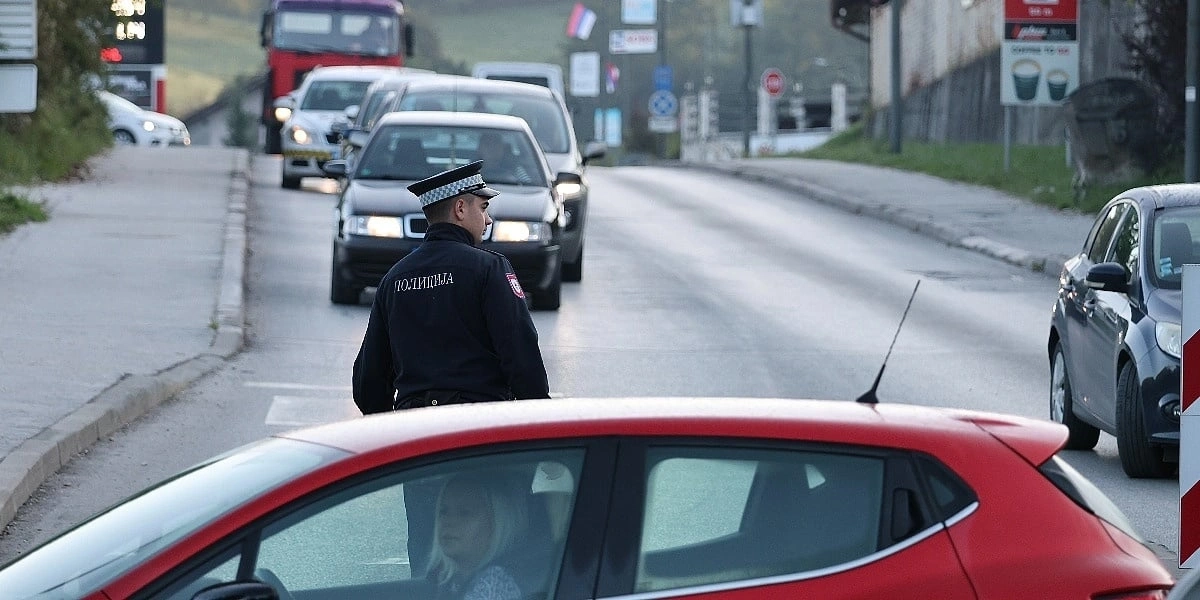 Policija oduzela automobil vozaču sa dugom od skoro 15.000 KM za kazne