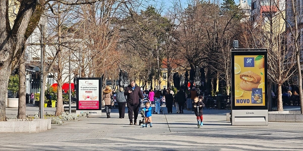 Dvojica iz Ključa oružjem opljačkala tri osobe u Banjoj Luci, pronađeni ukradeni telefoni i novac
