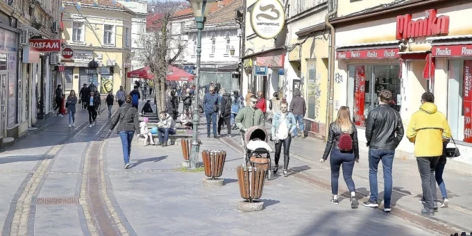 Tuzlanski kanton u godini izgubio 1.347 stanovnika, Kladanj se najbrže prazni, a Živinice su izuzetak