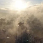 Jutarnja magla obavija Zenicu i donosi jesenji ambijent uz sunčeve zrake