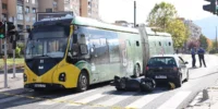 Teška saobraćajna nesreća na Dobrinji, motocikl udario u trolejbus, saobraćaj obustavljen